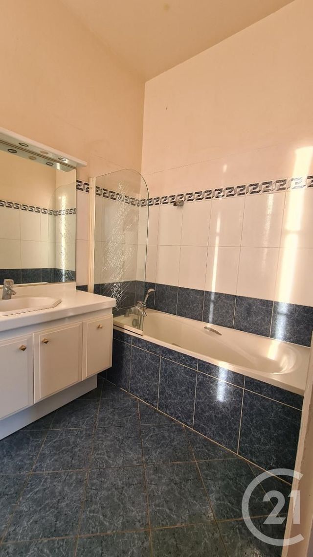 maison à vendre - 6 pièces - 245.7 m2 - ST ESTEPHE - 33 - AQUITAINE - Century 21 Agence Biran